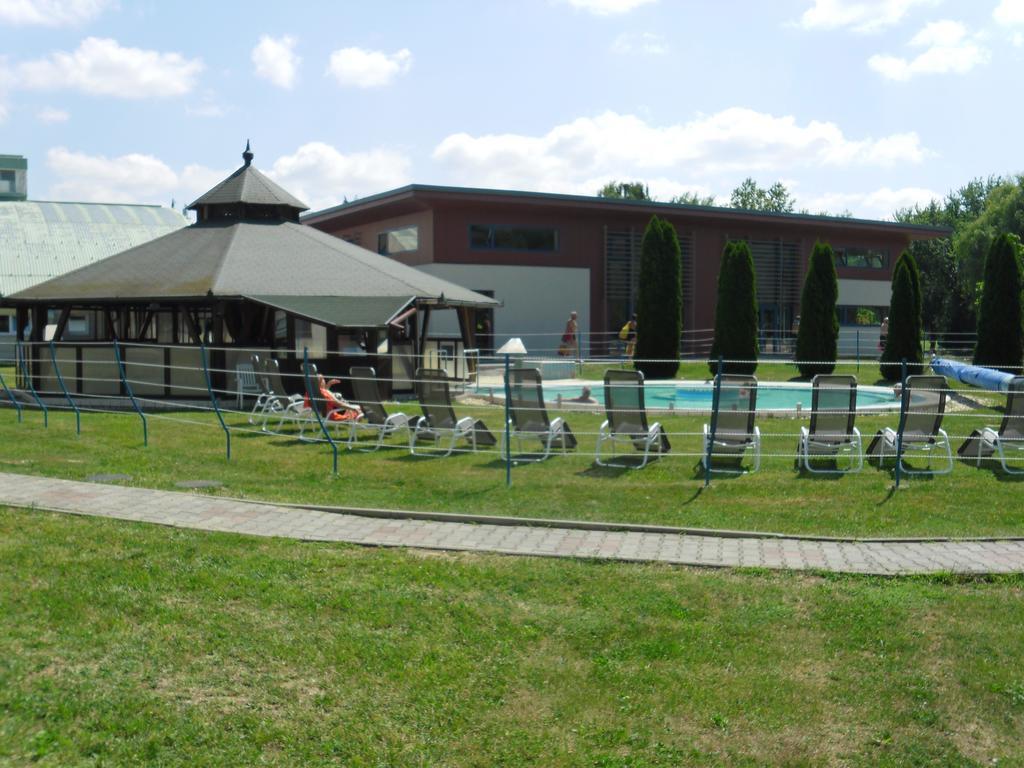 Pension Heidi Lenti Extérieur photo