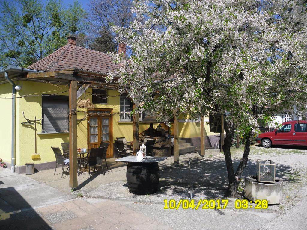 Pension Heidi Lenti Extérieur photo